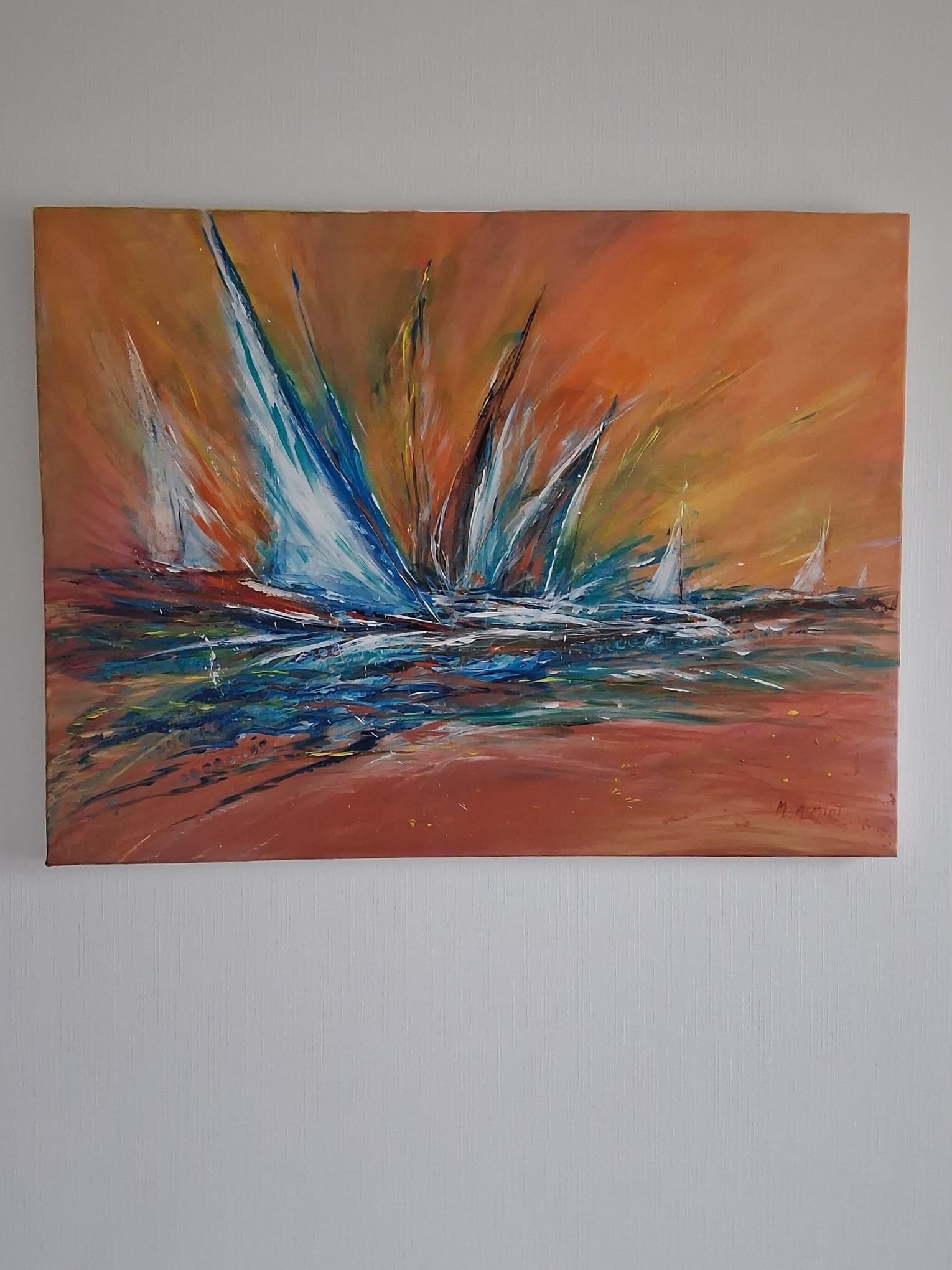Élan de régate accrochée au mur, photographiée chez l'artiste.