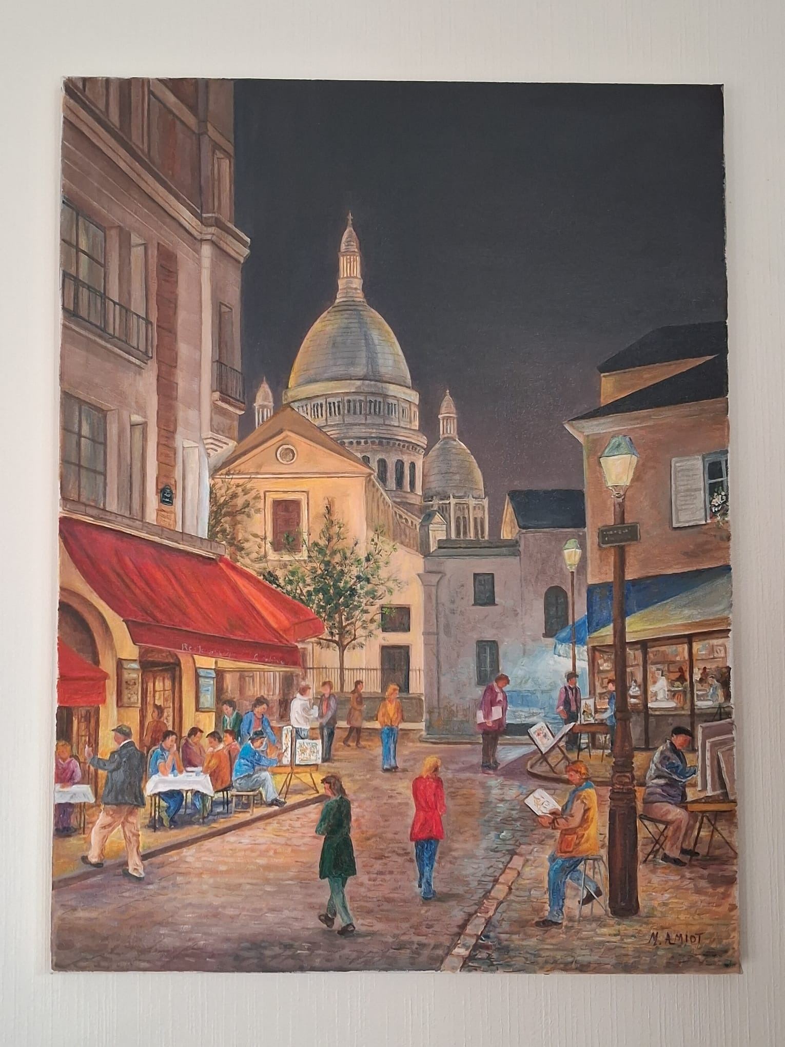 Montmartre accrochée au mur, photographiée chez l'artiste.